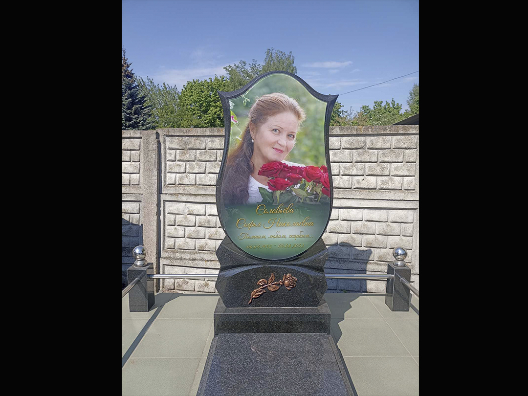 Фотомедальоны, портреты, надписи на памятник