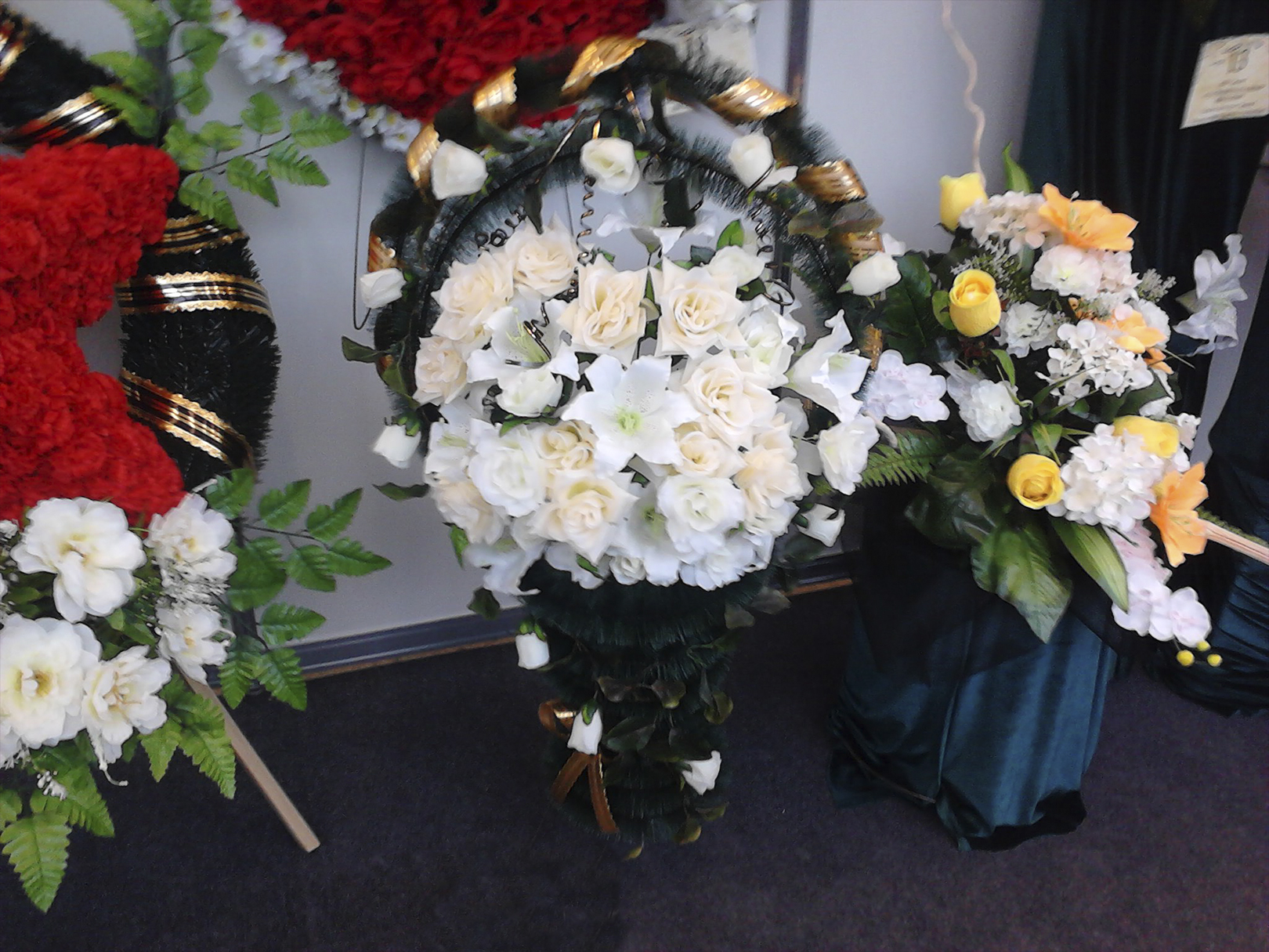 Ритуальный венок на похороны. Магазин «Память» в Копыле