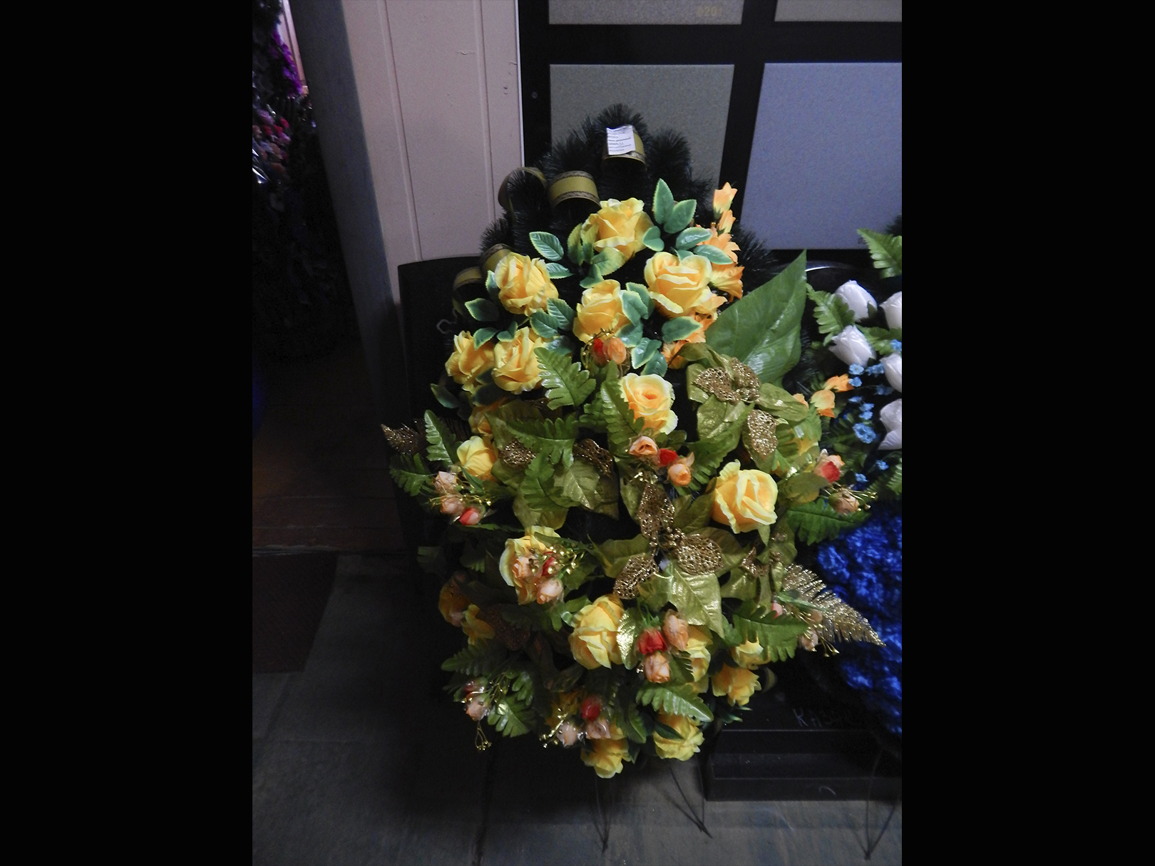 Ритуальный венок на похороны. Магазин «Память» в Копыле